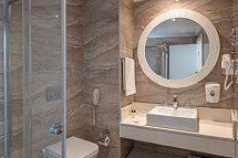 Diamond Premium Hotel & Spa - Beispiel Bad Familienzimmer (Zimmercodierungen FB1 & FB2)