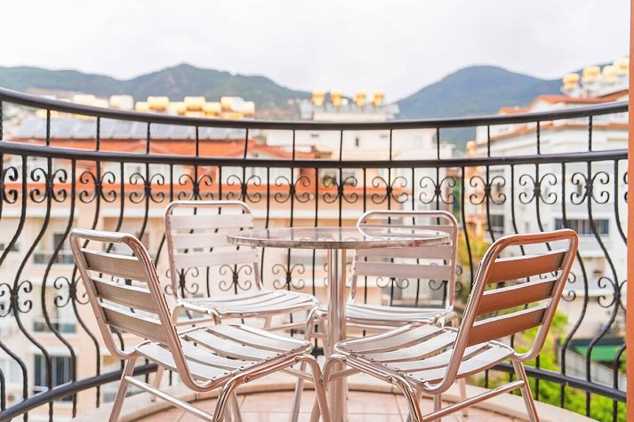 Calimera Sunpark Alanya - Beispiel Balkon Familienzimmer mit 2 Schlafräumen Poolblick (Zimmercodierungen FB5, FB6 & FB7)