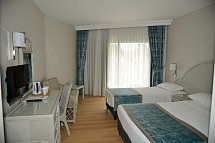 Aska Just In Beach - Wohnbeispiel Doppelzimmer seitl. Meerblick (Zimmercodierungen DBN, DCN, DBC & DCC)