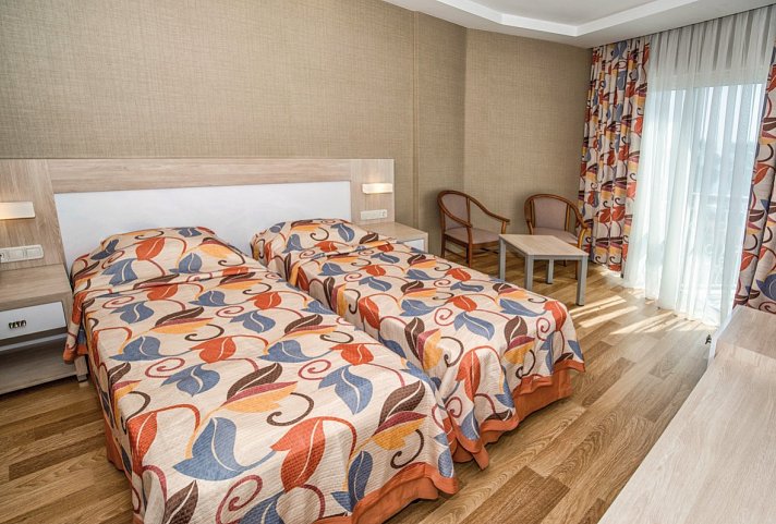 Riviera Hotel & Spa - Wohnbeispiel Doppelzimmer Bestpreis Landblick (Zimmercodierung DPL)