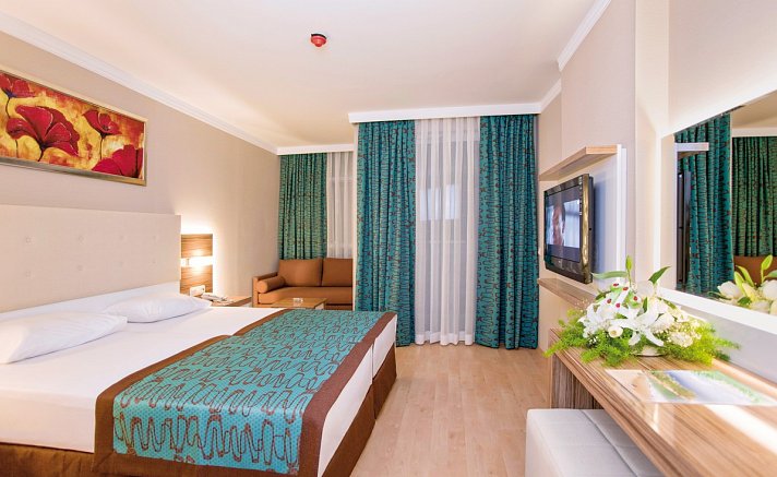 Riviera Hotel & Spa