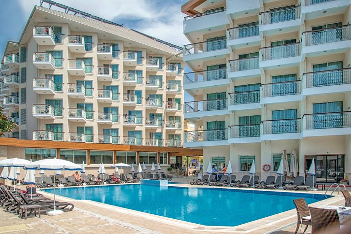 Riviera Hotel & Spa