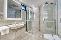 Kahya Hotel - Wohnbeispiel Doppelzimmer seitl. Meerblick (Zimmercodierungen DBN & DCN)