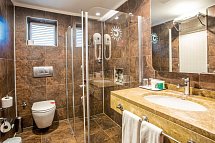 Club Turan Prince World - Beispiel Bad Doppelzimmer Club (Zimmercodierung DLG)