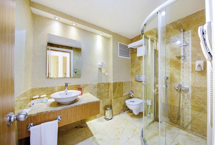 Horus Paradise Luxury Resort - Wohnbeispiel Doppelzimmer Gartenblick Bad