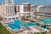 J'adore Deluxe Hotel & Spa