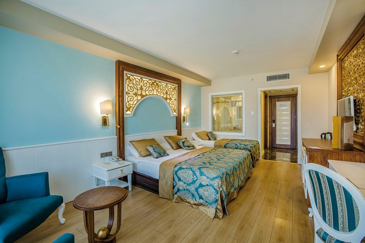 J'adore Deluxe Hotel & Spa