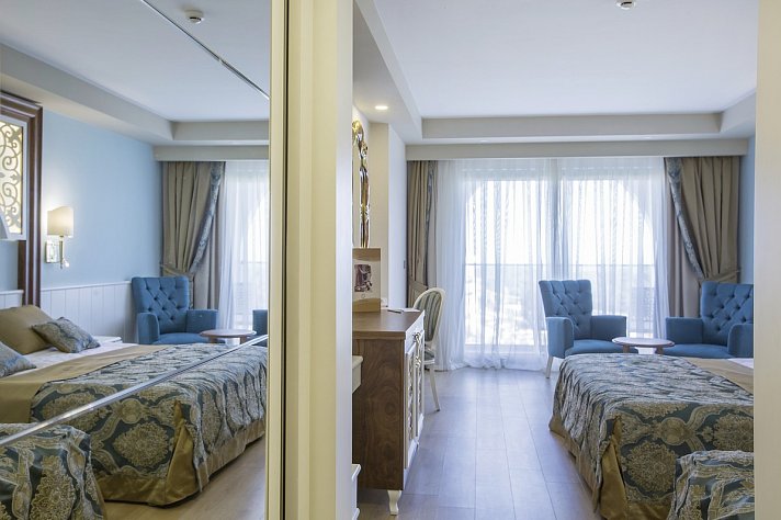 J'adore Deluxe Hotel & Spa