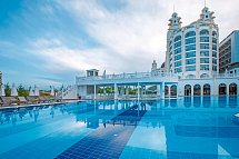 J'adore Deluxe Hotel & Spa