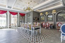 Mary Hotels Side