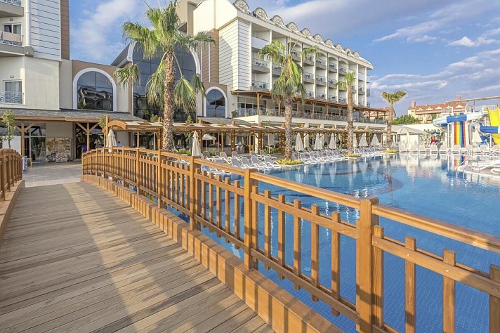 Mary Hotels Side