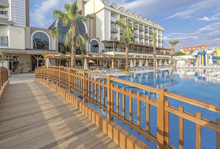 Mary Hotels Side