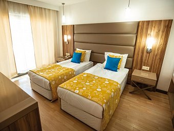Serra Park Hotel - Wohnbeispiel Familienzimmer (Zimmercodierung FB1)