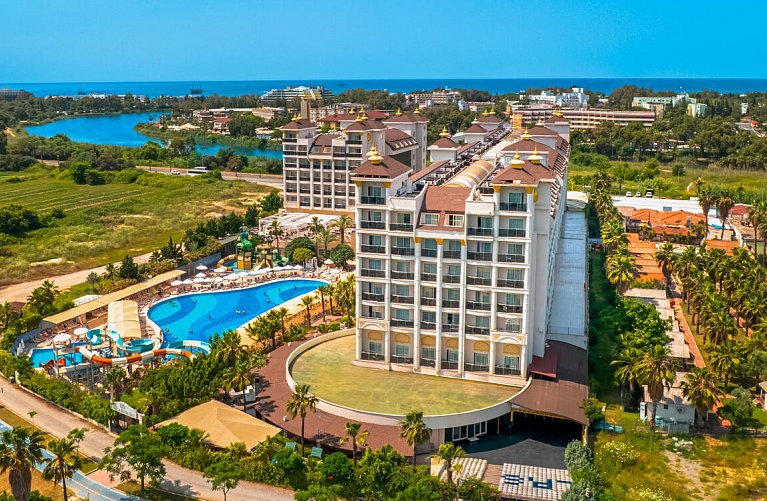 LRS Lake & River Side Hotel & Spa