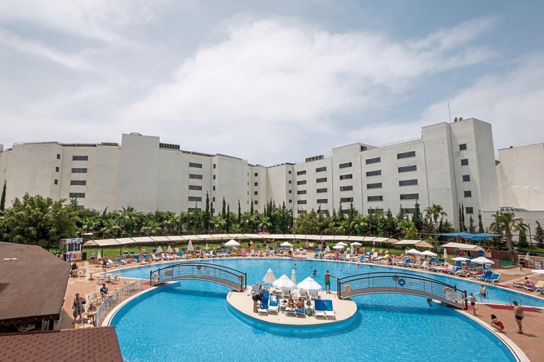 Cenger Beach Resort