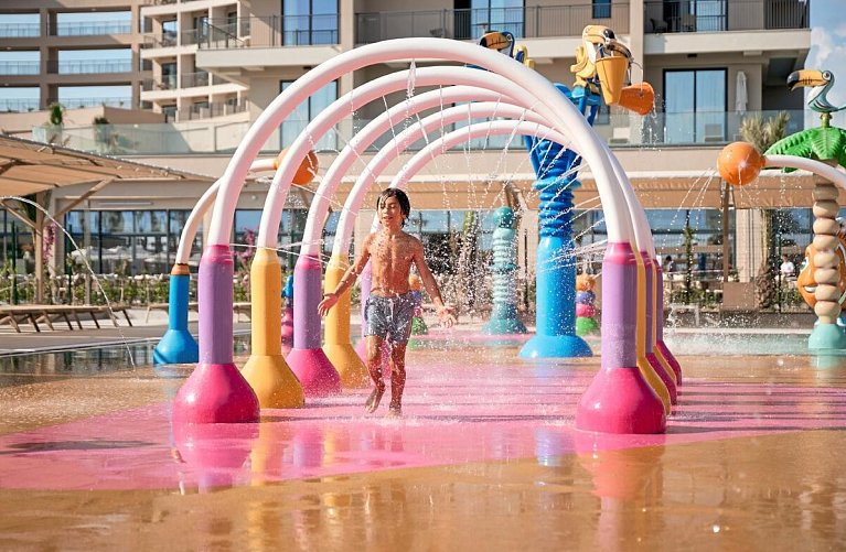 Seaden Sea World Resort & Spa