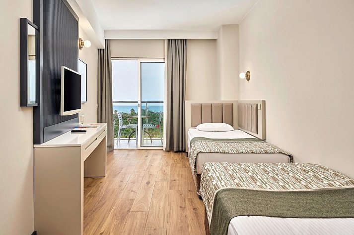 Seaden Sea World Resort & Spa - Wohnbeispiel Familienzimmer Meerblick (Zimmercodierung FBM)