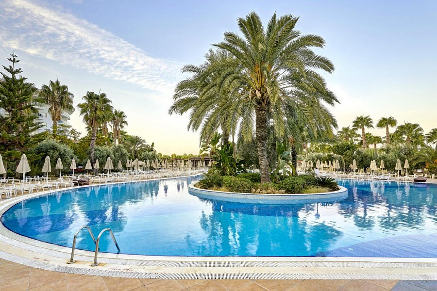 Seaden Sea World Resort & Spa