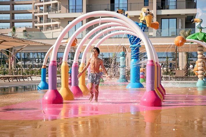 Seaden Sea World Resort & Spa