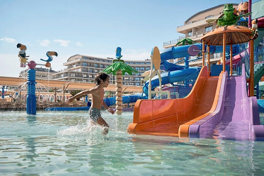 Seaden Sea World Resort & Spa