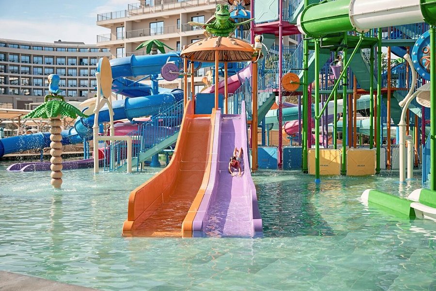 Seaden Sea World Resort & Spa