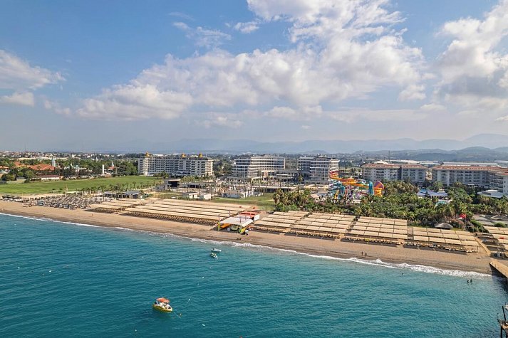 Seaden Sea World Resort & Spa