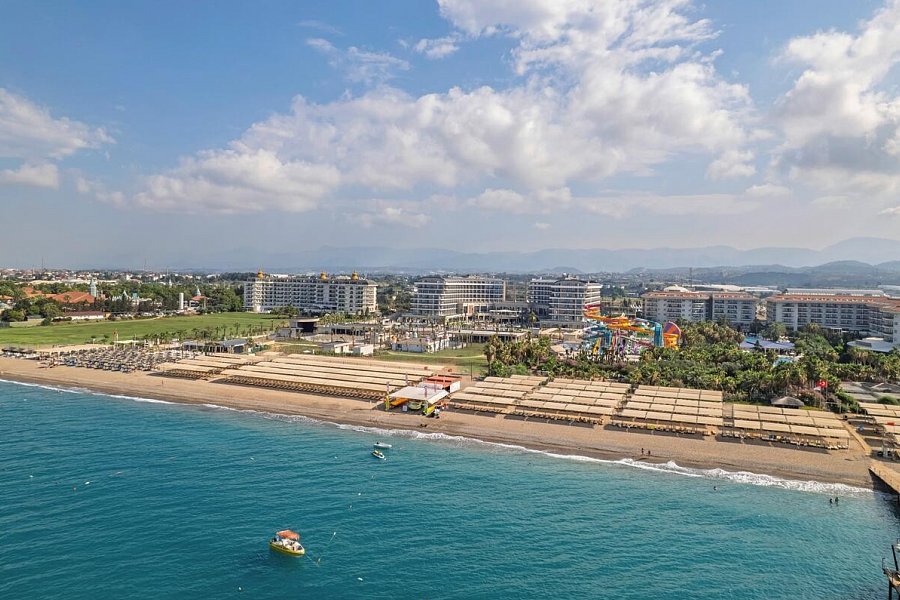 Seaden Sea World Resort & Spa