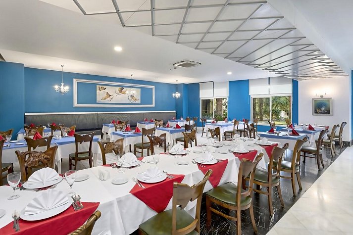 Seaden Sea World Resort & Spa