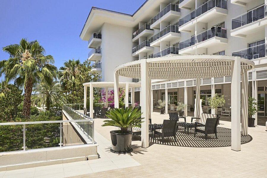 Seaden Sea World Resort & Spa