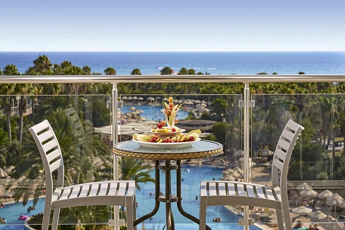 Seaden Sea World Resort & Spa