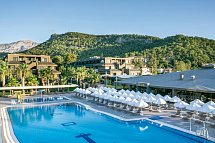 Sailor's Beach Club