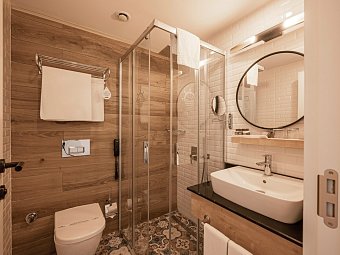 Sailor's Beach Club - Beispiel Bad Doppelzimmer (Zimmercodierungen DB1 & DC1)