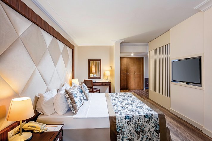 Seven Seas Hotel Life