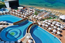 Azura Deluxe Resort & Spa Hotel