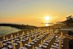 Azura Deluxe Resort & Spa Hotel