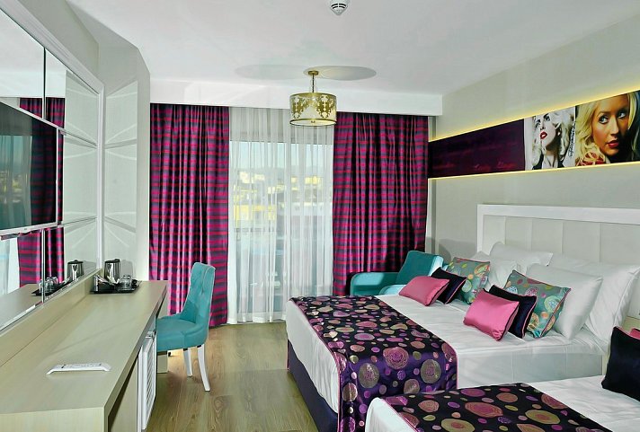 Azura Deluxe Resort & Spa Hotel - Wohnbeispiel Doppelzimmer Deluxe Landblick (Zimmercodierungen DDL, DCL, DDN & DCN)