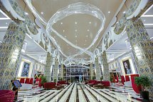 Azura Deluxe Resort & Spa Hotel