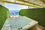 Azura Deluxe Resort & Spa Hotel