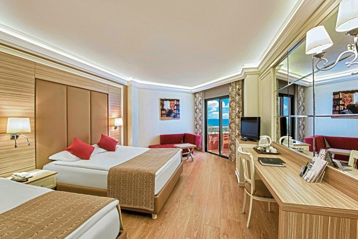 Delphin Deluxe Resort