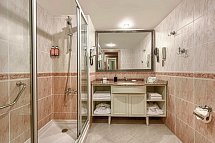 Delphin Deluxe Resort - Beispiel Bad Doppelzimmer (Zimmercodierungen DBL, DBN & DBM)