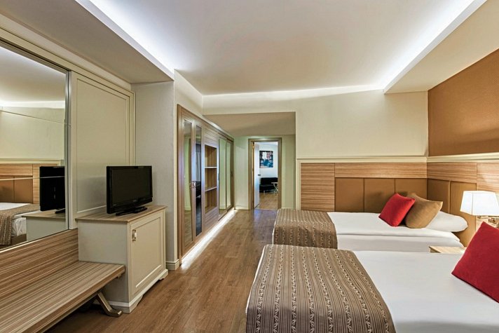 Delphin Deluxe Resort