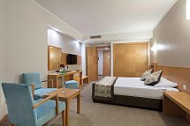 Saphir Resort & Spa - Wohnbeispiel Familienzimmer mit Verbindungstür (Zimmercodierungen FV1 & FV2)