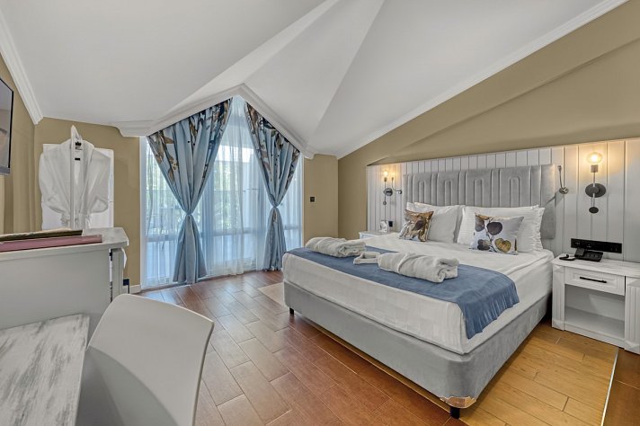 Seven Seas Palmeras Bay