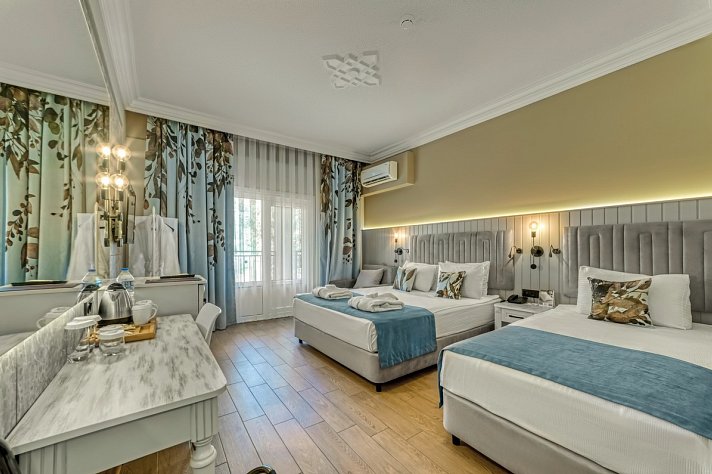 Seven Seas Palmeras Bay