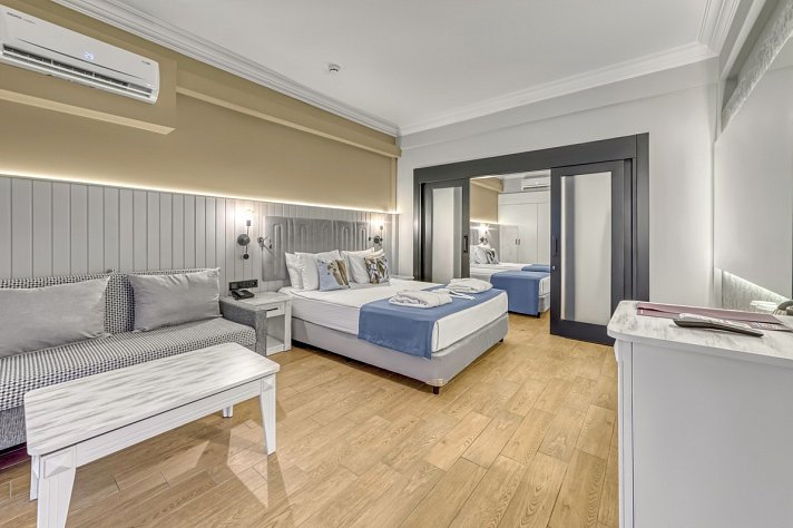 Seven Seas Palmeras Bay