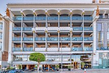 Numa Port Hotel