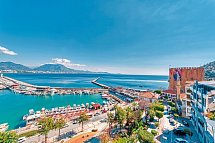 Numa Port Hotel