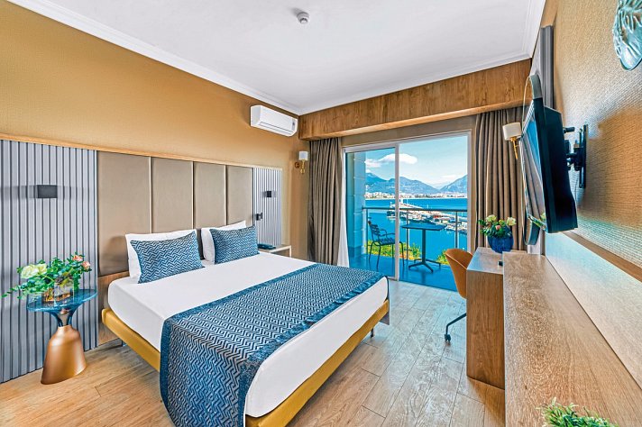 Numa Port Hotel