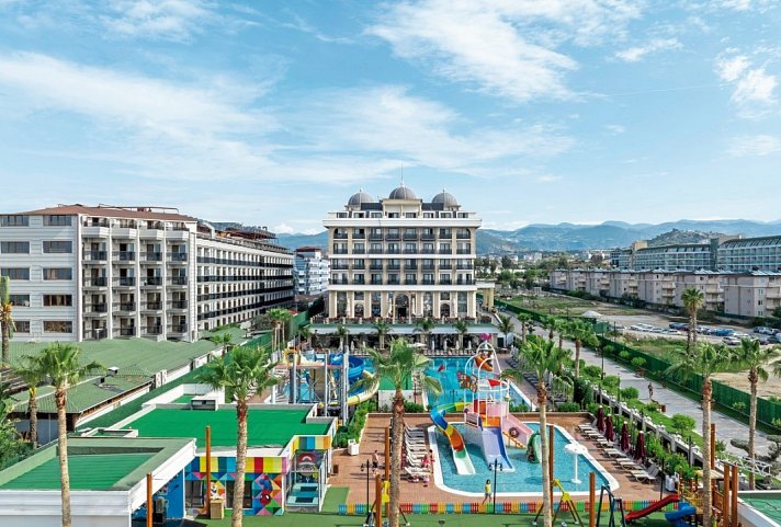 Serenity Queen Hotel