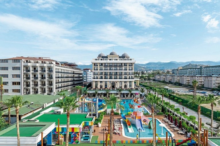 Serenity Queen Hotel
